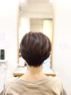 フリージア(freesia) ショート/ひし形ショートボブ/前髪有り/30代40代50代/百合ヶ丘