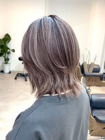 トト 船橋店(toto.)&nbsp;ミルクティー/ベージュ/切りっぱなしボブ/ハイトーンカラー