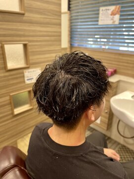 銀座マツナガ 神田店 縦落ちスパイラルパーマメンズツーブロ黒髪ツイスパ