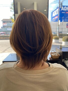 アーク シエル(Ark Ciel) 20代30代ハイレイヤーウルフラフウェーブコンパクトショートボブ