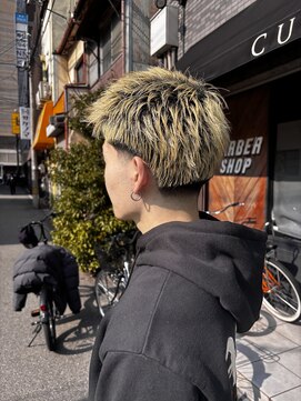 クフィア メンズヘアカンポ なんば日本橋店(CUFFIA MEN'S HAIR CAMPO) スペインカールスパイキーショートセンターパート韓国マッシュ