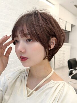 アマトウキョウ 表参道(AMA TOKYO) 斜めバング、小顔ショート、前髪パーマ