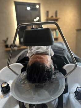 ブラック(BLACK)の写真/話題の頭浸浴を最高級シャンプー台“yumeシャンプー”で、至福のリラックスタイムを♪