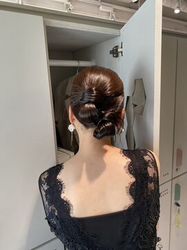 ムーム(Momb) タイトツイン