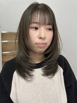 ヨーク(YOKE) 【 YOKE 】カーキグレージュレイヤー小顔