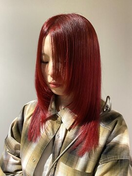 イル 天神大名店(ill) レッドカラー/レイヤー