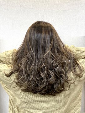 アイコニック 天神店(ICONIQ) カラーマジック【ハイライト×ミルキーベージュ】