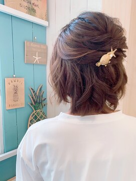 ルナクレセント (Luna crescent) ボブのウェーブハーフアップ