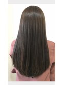 柔らかみのあるストレートロング