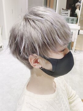 デイズ(days) 原宿表参道 前下がりツーブロック☆ホワイトアッシュグレージュ