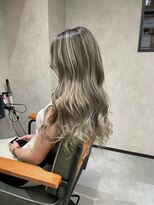 サニー 渋谷(SUNNY)&nbsp;バレイヤージュ、ハイライト、レイヤーロング、グレーベージュ