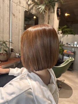 ワル(wal.) ナチュラル前下がりボブ