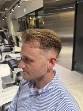 フランクスバーバーザスタンド(Frank’s barber the stand) フェードカットスタイルS