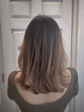 アロマ ヘアー ルーム 新宿3号店(AROMA hair room) ナチュラルミディ/大人可愛い/柔らかベージュカラー