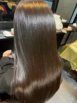 髪質改善で髪の芯からキレイに♪カラーやパーマを繰り返しても艶やかな美ヘアが続きます。