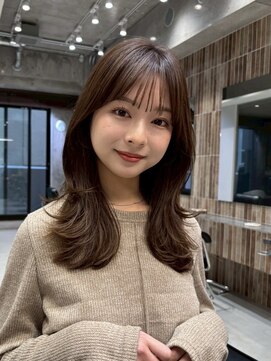 ファルベ(Farbe) 大人ガーリーダークアッシュ似合わせカットメディアムレイヤー