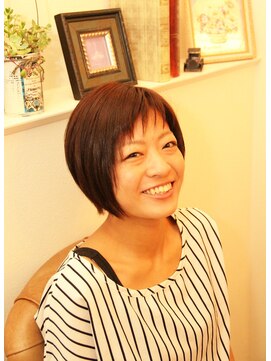 カルフール(Carre four) ピンクアッシュショートボブ