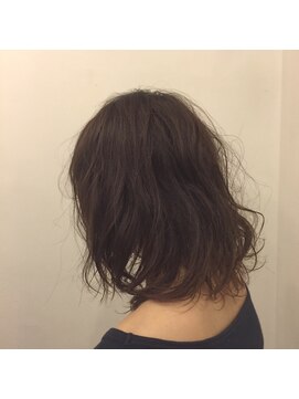 カタチヘアー(HAIR) 。。。。。。秋。。。アンニュイ。。。パーマのカタチ。。。