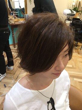ロンド ブランシュ 錦糸町北口(Lond blanche) オシャレショートボブのカーキカラー☆担当 副店長 川上功介