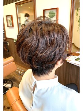 ヘアーデザインシンプル(Hair design Simple) 癖をいかしたショートスタイル