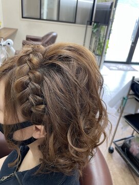 サロン レミュー(salon Remyu) 編み込みカチューシャ
