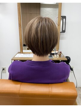 ルチナ 秦野(Lucina) ショート/マッシュショート/似合わせカット/アースカラー/モテ