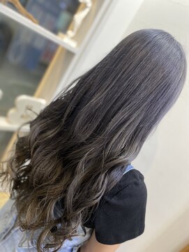 ラビス クローバー(Lovis clover) ダークグレージュ ふんわりミディアム マッシュショート