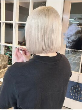 カーラ(Cara) ぷつっとボブ×ハイトーン