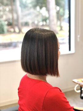 ウトカ(utoca) ストレートボブ