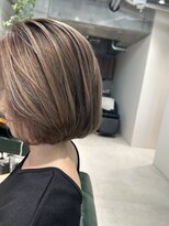 ソルドット バイ オハナ(sol.by ohana)&nbsp;30代40代５０代女性白髪ぼかしハイライトスタイル　ボブ