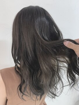 マチルダ 藤井寺駅前店 シルバーグレージュインナーカラー