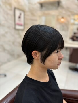 ティンク 関内(Tink) 耳掛けマッシュショート