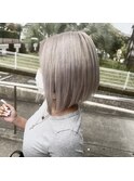 前下がりボブ×ホワイトベル