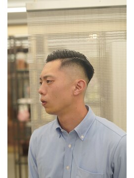 オブヘアーギンザ(Of HAIR GINZA) カット　パーマ　フェード　シェービング　ヘッドスパ
