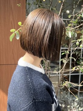 ヒビヲ(HIBIO) 横浜タッセルボブショートボブ顔周りレイヤーカット韓国30代40代