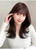 後れ毛が可愛い顔周りハイレイヤーロングチェリーブラウン
