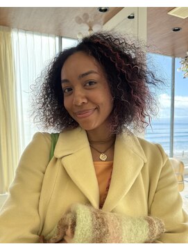 ビュートリアム 七里ヶ浜(BEAUTRIUM) カーリーヘア/デザインカラー