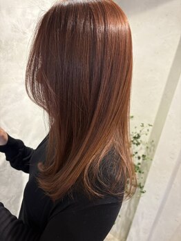 ウララ(URARA)の写真/大人女性に人気の髪質改善トリートメントで、ダメージを抑えた艶髪へ♪カラーの色持ちも良くなる。