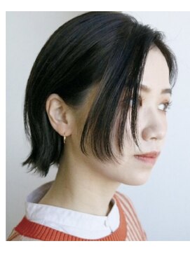 大人センターパートボブ