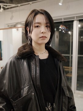 ヨー(Yoh-) 【レイヤーボブ/中里千尋】センターパート/ウルフ/中性/韓国