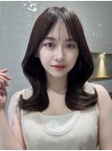 大人かわいい ブラウンカラー くびれミディアム【肥田亜沙美】