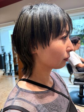 ナチュラル ヘアーデザイニング(Natural hair designing) 視線を奪うウルフショート/小顔レイヤー/マッシュウルフ/ツヤ感