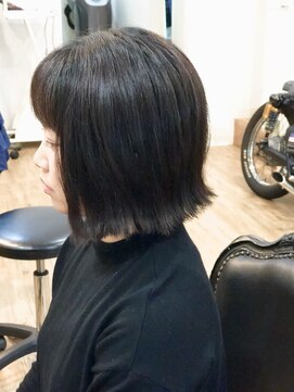 ヴィーダ(VIDA) 外ハネ切りっぱなしボブ