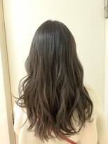 パティオン(PATIONN)&nbsp;グレージュで軽さを出しつつ綺麗にまとまるようにカットしました