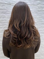 ステア ケース(stair case)&nbsp;【大人かわいい ツヤ髪】ロングレイヤー 大人の上質ウェーブ