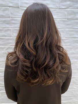 ステア ケース(stair case) 【大人かわいい ツヤ髪】ロングレイヤー 大人の上質ウェーブ