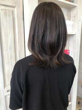 キャアリー(Caary) 福山美容室caary似合わせカット　外ハネくびれミディ