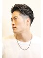 フランクスバーバー アンド ビアークラブ(FRANK'S BARBER and BEER CLUB) スーツ、カジュアルな服にも合う自然なスタイルも得意。