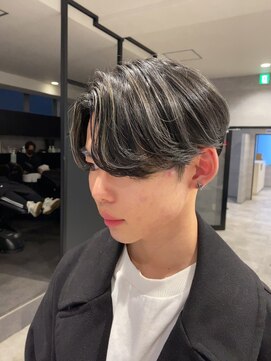 アンダーバーホワイト(_WHITE) センターパート ハイライト