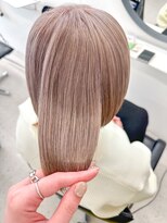 ヒビヲ(HIBIO)&nbsp;ダブルカラーベージュカラーハイトーンカラーケアブリーチボブ